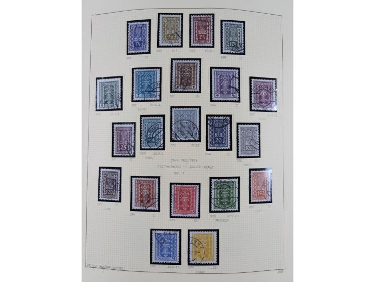 1918/2005, postfrische, anfangs teils ungebrauchte, und gestempelte Sammlung in 44 Alben und 2 Mappen. Vieles in beiden Erhal