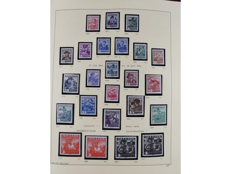 1918/2005, postfrische, anfangs teils ungebrauchte, und gestempelte Sammlung in 44 Alben und 2 Mappen. Vieles in beiden Erhal