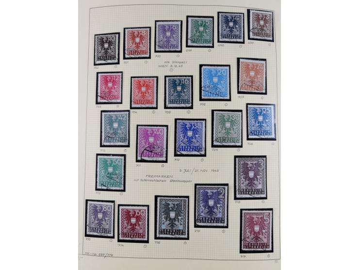 1918/2005, postfrische, anfangs teils ungebrauchte, und gestempelte Sammlung in 44 Alben und 2 Mappen. Vieles in beiden Erhal