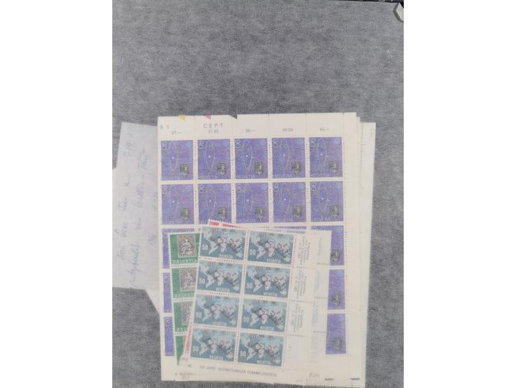 1926/2005, kleine Partie im Album und Mappe, dabei Bl. 1 und 19 auf Briefen, Pax (2) sowie postfrische Bogenware ex 1986-90.