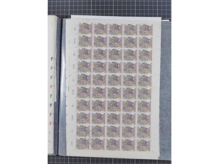 1926/2005, kleine Partie im Album und Mappe, dabei Bl. 1 und 19 auf Briefen, Pax (2) sowie postfrische Bogenware ex 1986-90.