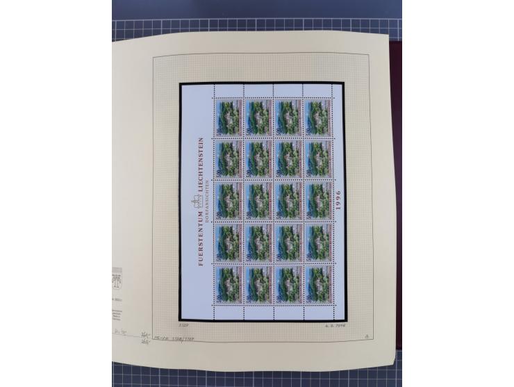 1996/2015, postfrische und gestempelte, in den Hauptnummern überkomplette Sammlung, in 18 Alben, fast alles in beiden Erhaltu