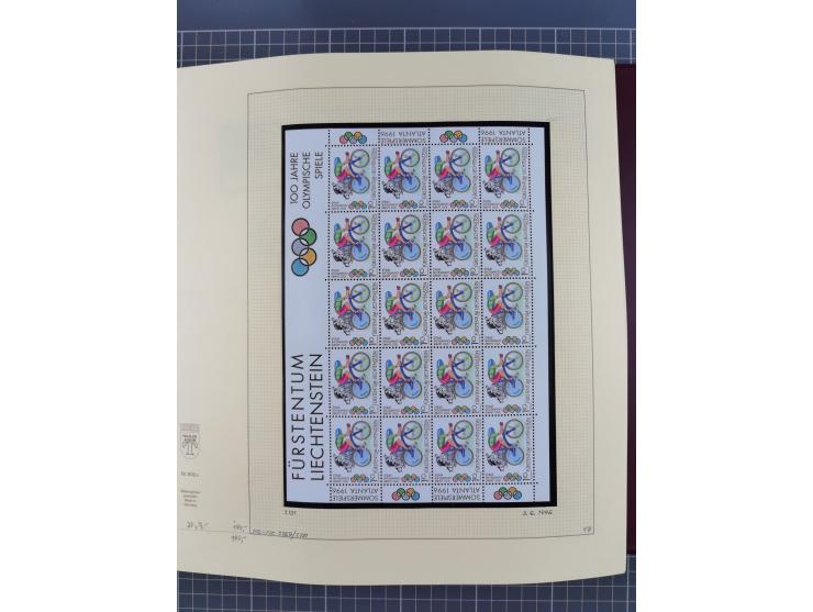 1996/2015, postfrische und gestempelte, in den Hauptnummern überkomplette Sammlung, in 18 Alben, fast alles in beiden Erhaltu