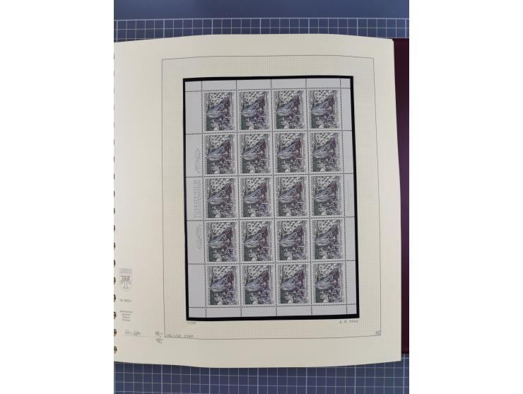 1996/2015, postfrische und gestempelte, in den Hauptnummern überkomplette Sammlung, in 18 Alben, fast alles in beiden Erhaltu