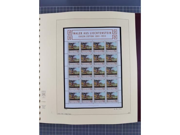 1996/2015, postfrische und gestempelte, in den Hauptnummern überkomplette Sammlung, in 18 Alben, fast alles in beiden Erhaltu