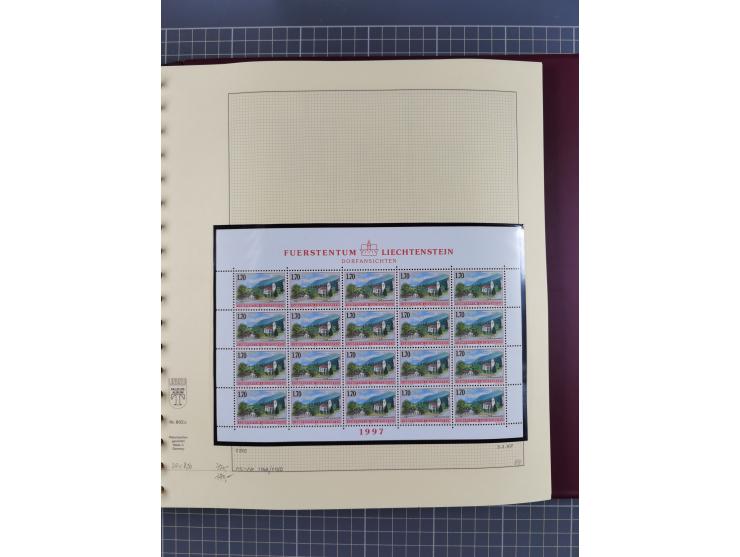 1996/2015, postfrische und gestempelte, in den Hauptnummern überkomplette Sammlung, in 18 Alben, fast alles in beiden Erhaltu