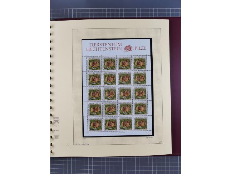 1996/2015, postfrische und gestempelte, in den Hauptnummern überkomplette Sammlung, in 18 Alben, fast alles in beiden Erhaltu
