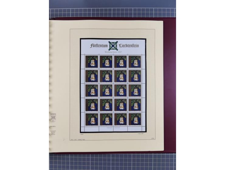 1996/2015, postfrische und gestempelte, in den Hauptnummern überkomplette Sammlung, in 18 Alben, fast alles in beiden Erhaltu