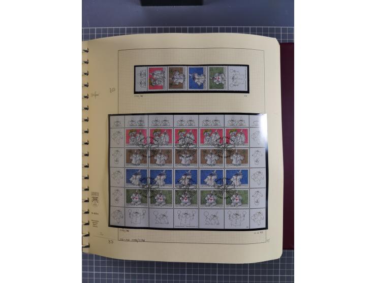 1996/2015, postfrische und gestempelte, in den Hauptnummern überkomplette Sammlung, in 18 Alben, fast alles in beiden Erhaltu