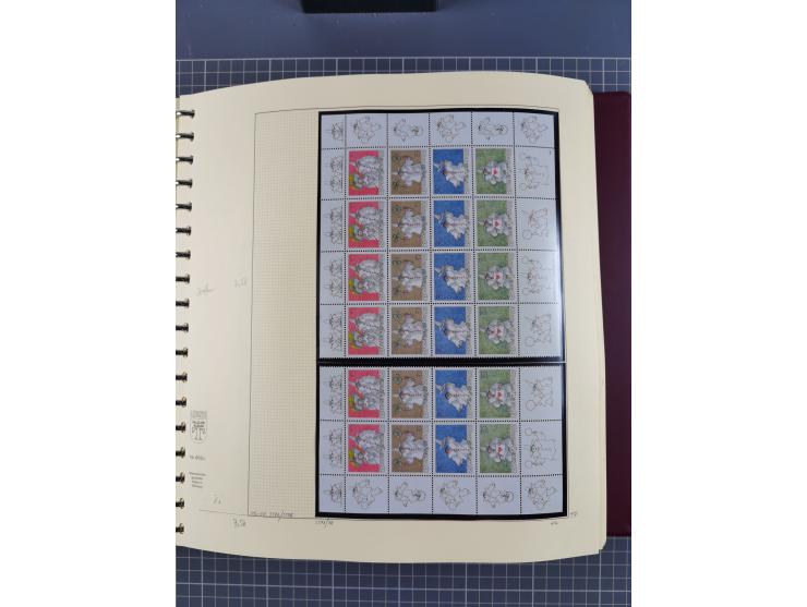 1996/2015, postfrische und gestempelte, in den Hauptnummern überkomplette Sammlung, in 18 Alben, fast alles in beiden Erhaltu