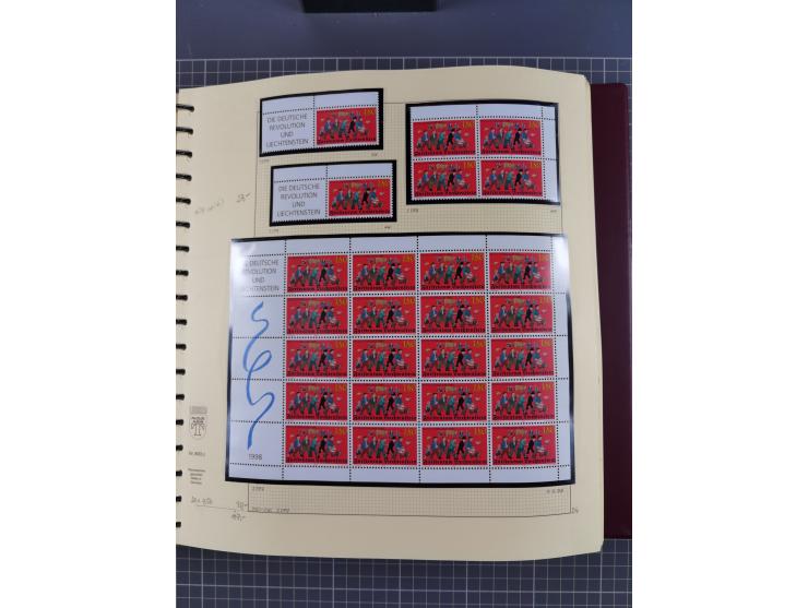 1996/2015, postfrische und gestempelte, in den Hauptnummern überkomplette Sammlung, in 18 Alben, fast alles in beiden Erhaltu