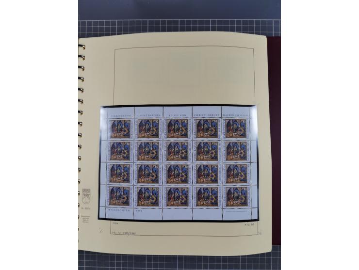 1996/2015, postfrische und gestempelte, in den Hauptnummern überkomplette Sammlung, in 18 Alben, fast alles in beiden Erhaltu