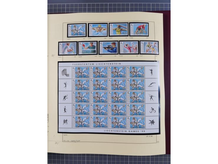 1996/2015, postfrische und gestempelte, in den Hauptnummern überkomplette Sammlung, in 18 Alben, fast alles in beiden Erhaltu