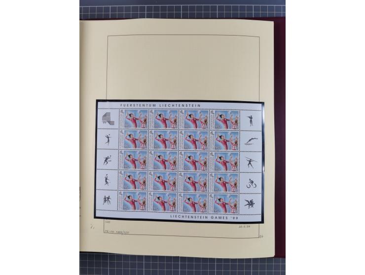 1996/2015, postfrische und gestempelte, in den Hauptnummern überkomplette Sammlung, in 18 Alben, fast alles in beiden Erhaltu