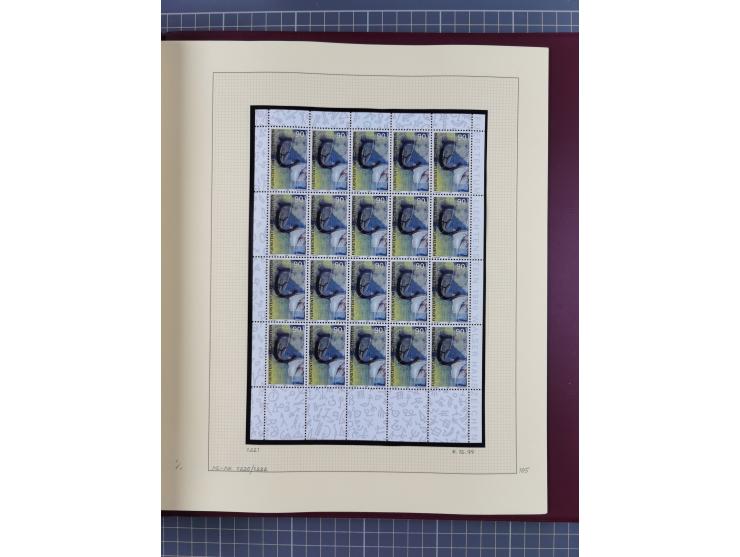 1996/2015, postfrische und gestempelte, in den Hauptnummern überkomplette Sammlung, in 18 Alben, fast alles in beiden Erhaltu