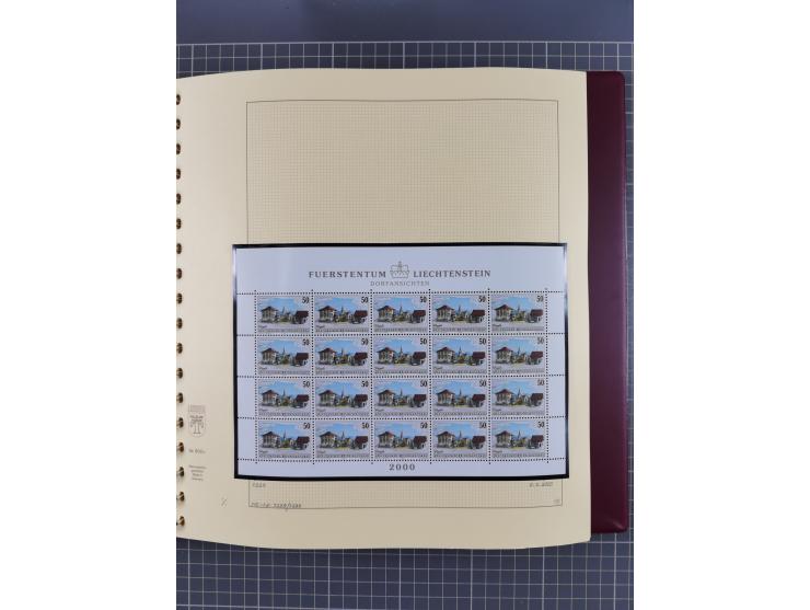 1996/2015, postfrische und gestempelte, in den Hauptnummern überkomplette Sammlung, in 18 Alben, fast alles in beiden Erhaltu