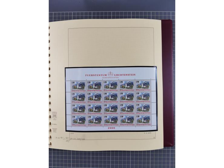 1996/2015, postfrische und gestempelte, in den Hauptnummern überkomplette Sammlung, in 18 Alben, fast alles in beiden Erhaltu