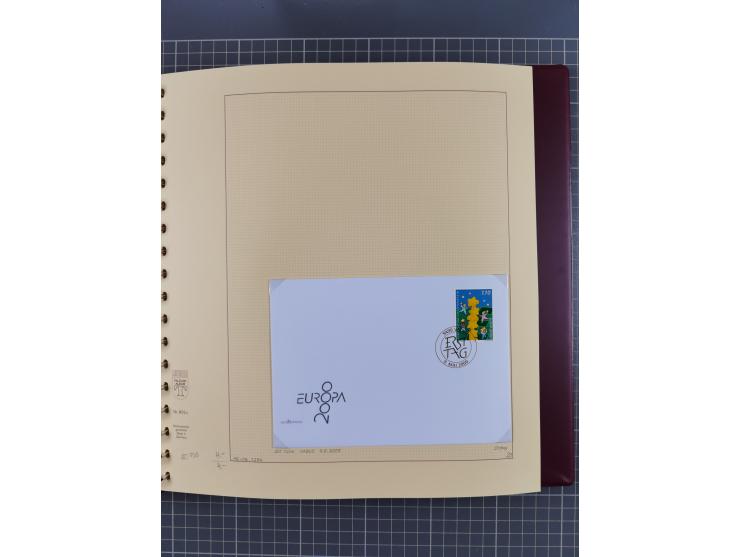 1996/2015, postfrische und gestempelte, in den Hauptnummern überkomplette Sammlung, in 18 Alben, fast alles in beiden Erhaltu