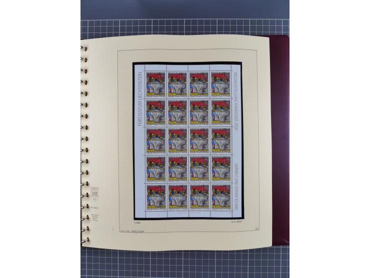 1996/2015, postfrische und gestempelte, in den Hauptnummern überkomplette Sammlung, in 18 Alben, fast alles in beiden Erhaltu