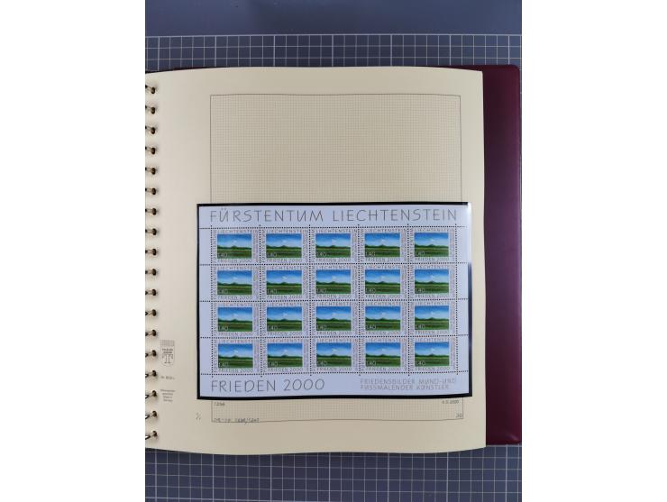 1996/2015, postfrische und gestempelte, in den Hauptnummern überkomplette Sammlung, in 18 Alben, fast alles in beiden Erhaltu