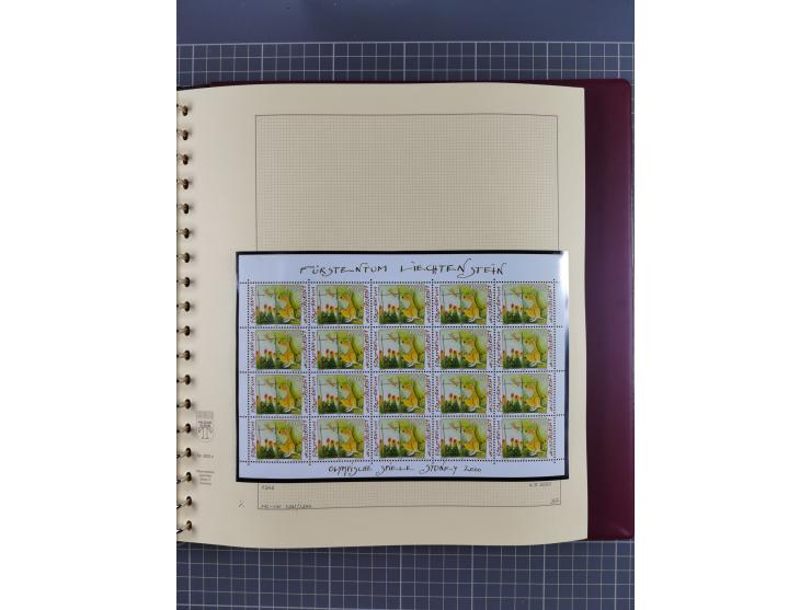 1996/2015, postfrische und gestempelte, in den Hauptnummern überkomplette Sammlung, in 18 Alben, fast alles in beiden Erhaltu