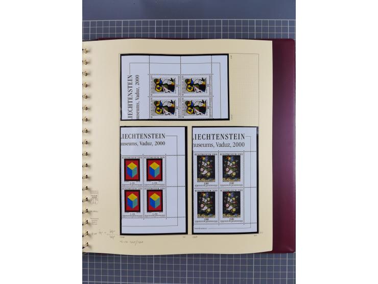 1996/2015, postfrische und gestempelte, in den Hauptnummern überkomplette Sammlung, in 18 Alben, fast alles in beiden Erhaltu