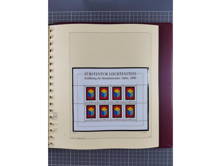 1996/2015, postfrische und gestempelte, in den Hauptnummern überkomplette Sammlung, in 18 Alben, fast alles in beiden Erhaltu