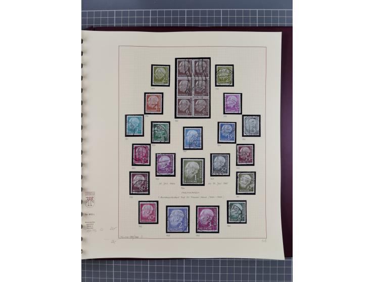 1949/2018 (ca.), postfrische, ungebrauchte und gestempelte Sammlung in 59 (!) Lindner-Alben. In den Hauptnummern komplett und