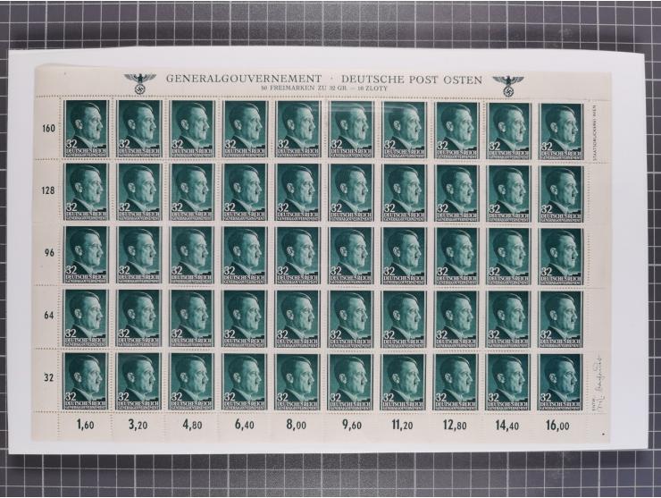 1941, Hitler 2-48 Gr., postfrischer Bogensatz, überkomplett, dabei verschiedene Formnummern und Oberrand durchgezähnt bzw. ni