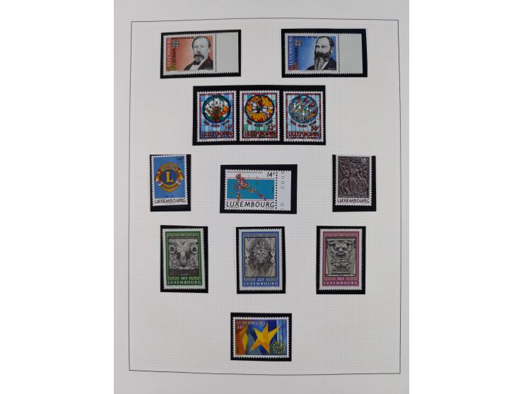 1945/98, mint never hinged, in the main catalogue numbers apparently complete collection, good condition, in two hingeless al