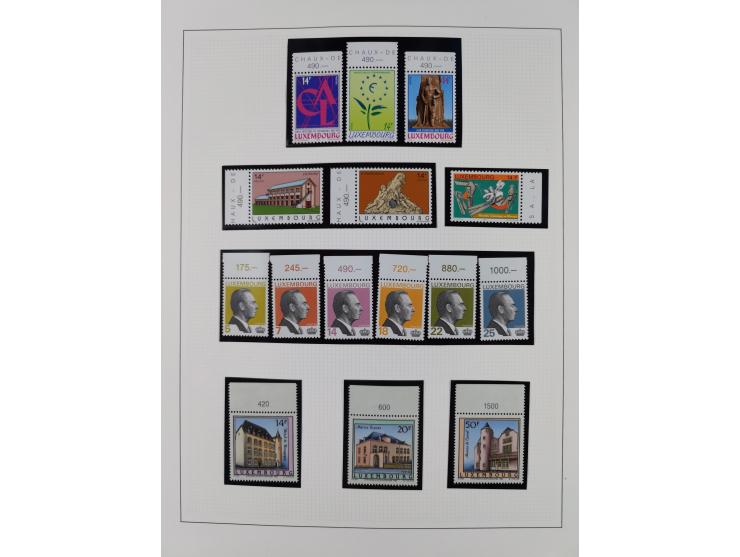 1945/98, mint never hinged, in the main catalogue numbers apparently complete collection, good condition, in two hingeless al