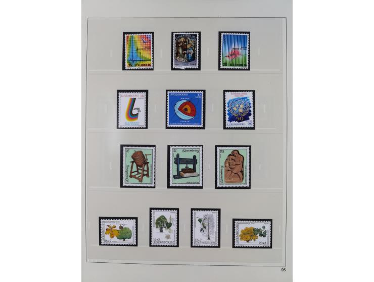 1945/98, mint never hinged, in the main catalogue numbers apparently complete collection, good condition, in two hingeless al