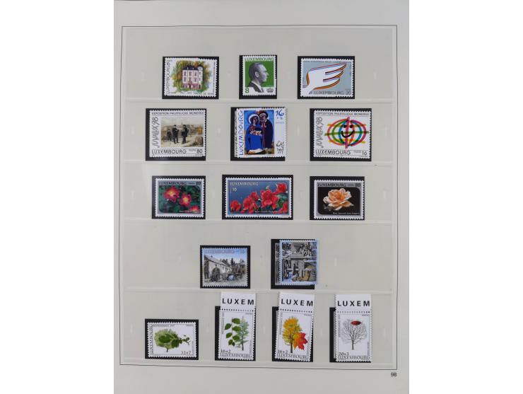 1945/98, mint never hinged, in the main catalogue numbers apparently complete collection, good condition, in two hingeless al