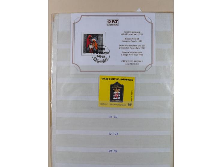 1945/98, mint never hinged, in the main catalogue numbers apparently complete collection, good condition, in two hingeless al