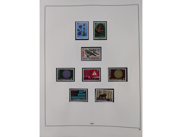 1945/98, mint never hinged, in the main catalogue numbers apparently complete collection, good condition, in two hingeless al