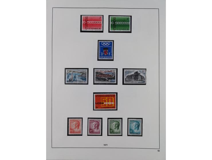 1945/98, mint never hinged, in the main catalogue numbers apparently complete collection, good condition, in two hingeless al