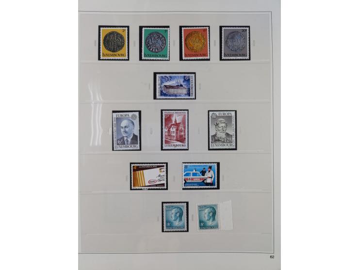 1945/98, mint never hinged, in the main catalogue numbers apparently complete collection, good condition, in two hingeless al