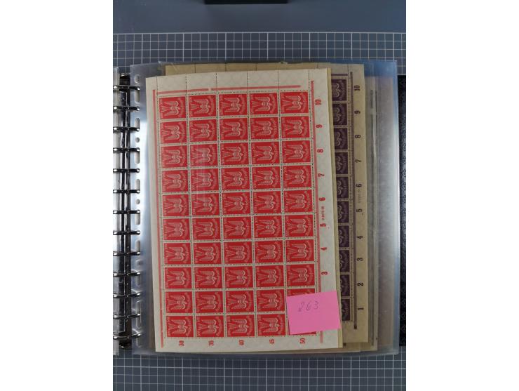 1900/23, reichhaltige und umfangreiche Bogensammlung in 9 Alben, vielfach spezialisiert nach Plattennummern, Farben und Typen