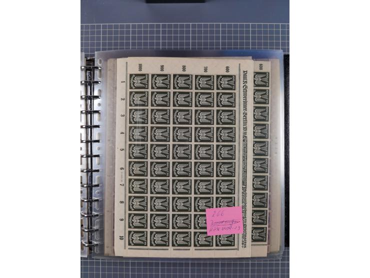 1900/23, reichhaltige und umfangreiche Bogensammlung in 9 Alben, vielfach spezialisiert nach Plattennummern, Farben und Typen