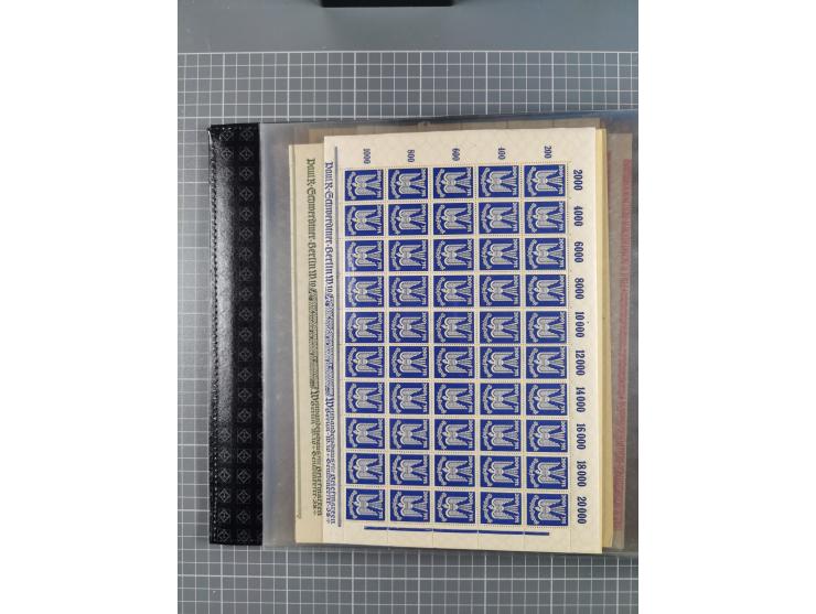 1900/23, reichhaltige und umfangreiche Bogensammlung in 9 Alben, vielfach spezialisiert nach Plattennummern, Farben und Typen