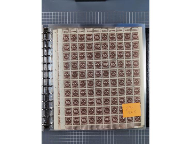 1900/23, reichhaltige und umfangreiche Bogensammlung in 9 Alben, vielfach spezialisiert nach Plattennummern, Farben und Typen