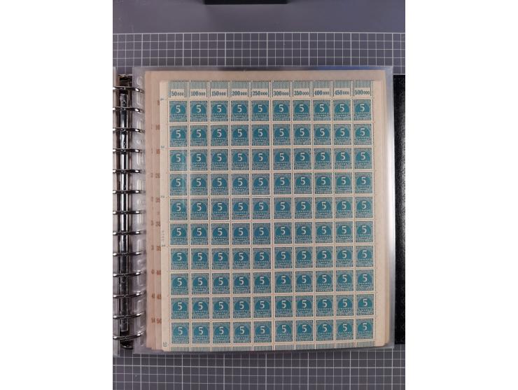 1900/23, reichhaltige und umfangreiche Bogensammlung in 9 Alben, vielfach spezialisiert nach Plattennummern, Farben und Typen