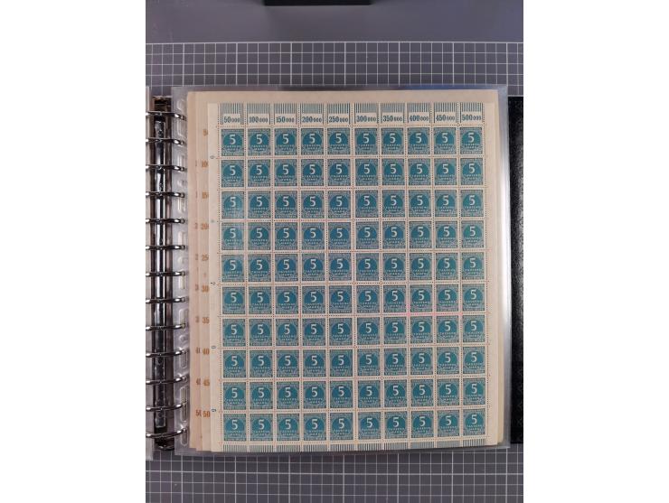 1900/23, reichhaltige und umfangreiche Bogensammlung in 9 Alben, vielfach spezialisiert nach Plattennummern, Farben und Typen