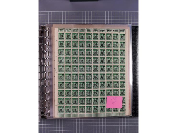 1900/23, reichhaltige und umfangreiche Bogensammlung in 9 Alben, vielfach spezialisiert nach Plattennummern, Farben und Typen