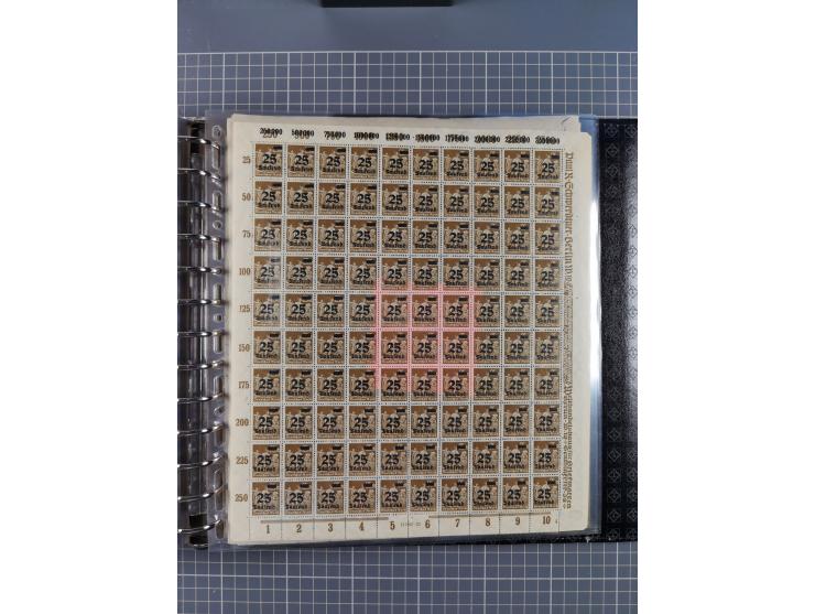 1900/23, reichhaltige und umfangreiche Bogensammlung in 9 Alben, vielfach spezialisiert nach Plattennummern, Farben und Typen