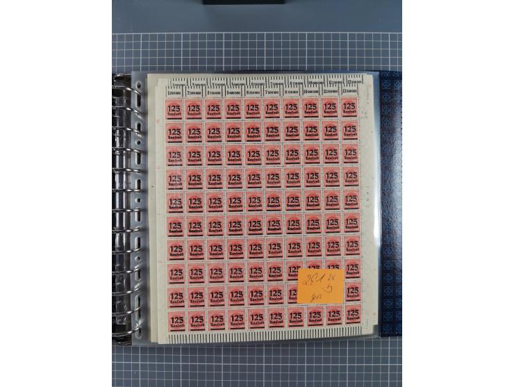 1900/23, reichhaltige und umfangreiche Bogensammlung in 9 Alben, vielfach spezialisiert nach Plattennummern, Farben und Typen