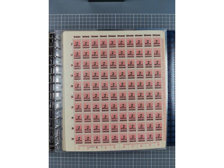 1900/23, reichhaltige und umfangreiche Bogensammlung in 9 Alben, vielfach spezialisiert nach Plattennummern, Farben und Typen