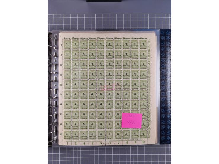 1900/23, reichhaltige und umfangreiche Bogensammlung in 9 Alben, vielfach spezialisiert nach Plattennummern, Farben und Typen