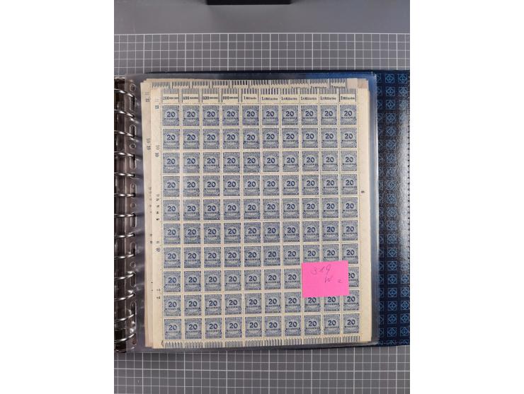 1900/23, reichhaltige und umfangreiche Bogensammlung in 9 Alben, vielfach spezialisiert nach Plattennummern, Farben und Typen