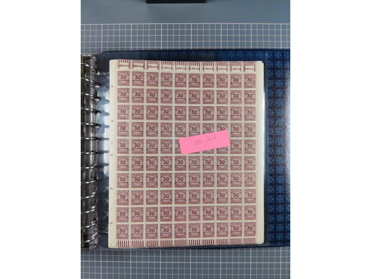 1900/23, reichhaltige und umfangreiche Bogensammlung in 9 Alben, vielfach spezialisiert nach Plattennummern, Farben und Typen